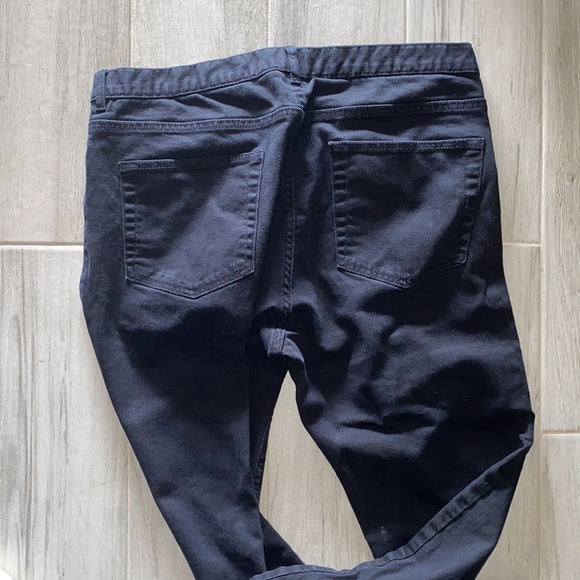 Size 34X34 H&M denim in black wash - Picture 5 of 5